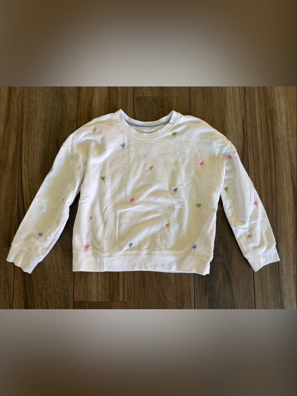 Tommy Bahama Marina Del Mar Palm Tree Crew Sweatshirt. Women’s Medium.